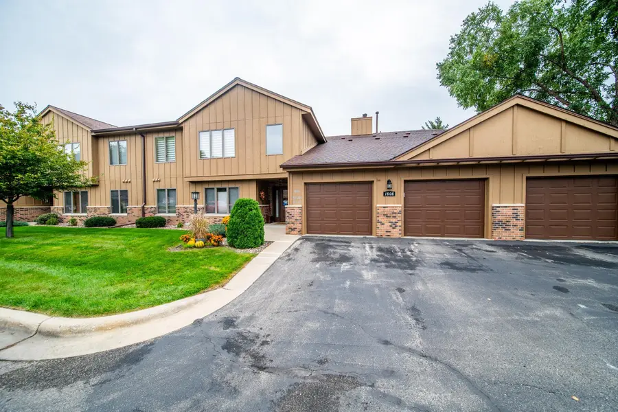 1808 Lakeview CT SW #204, Rochester, MN 55902