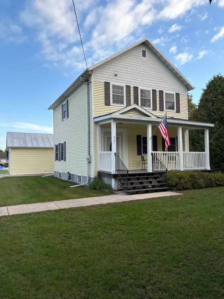 221 BRIDGE ST, Oconto, WI 54153