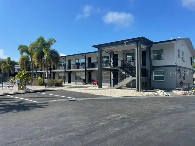 675 INDIAN ROCKS RD N #202A, Belleair Bluffs, FL 33770
