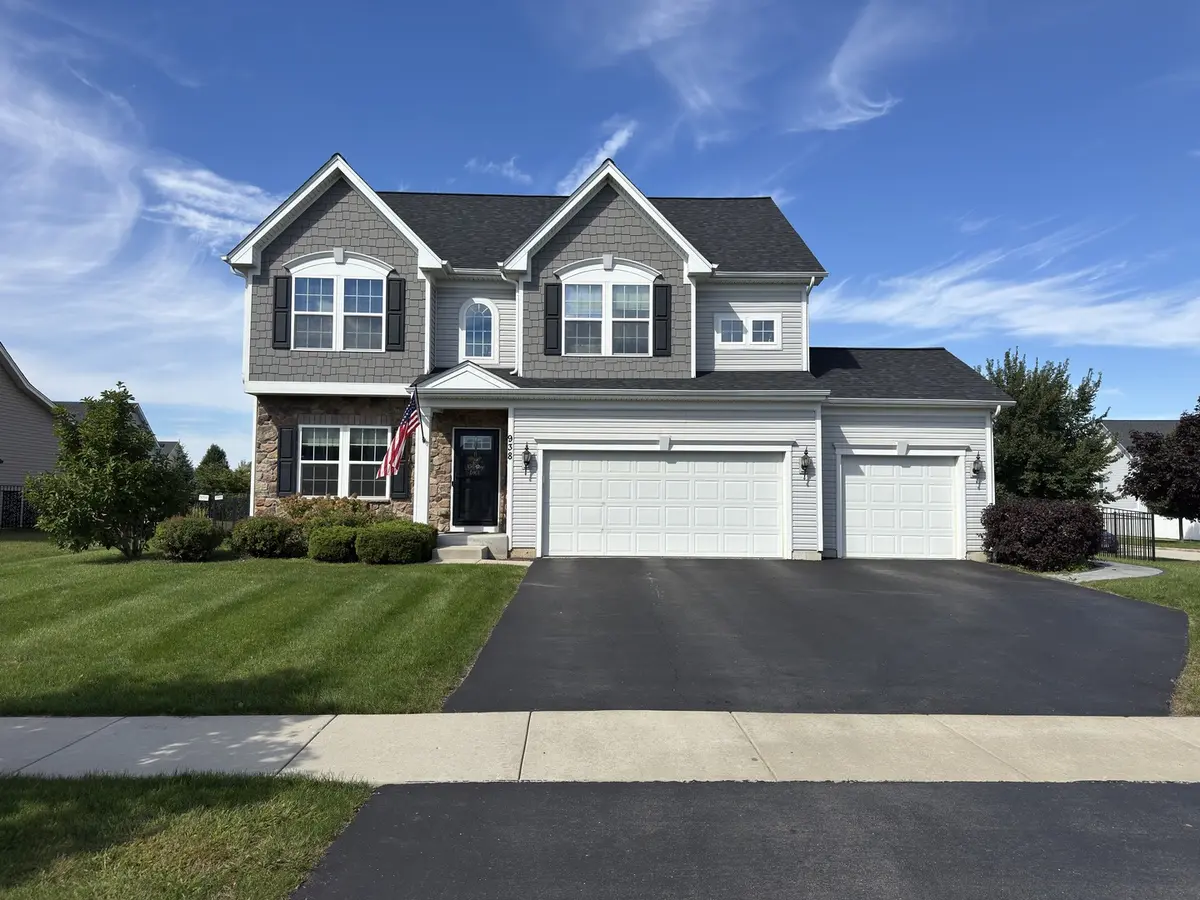 938 Blue Aster Pkwy, Gilberts, IL 60136