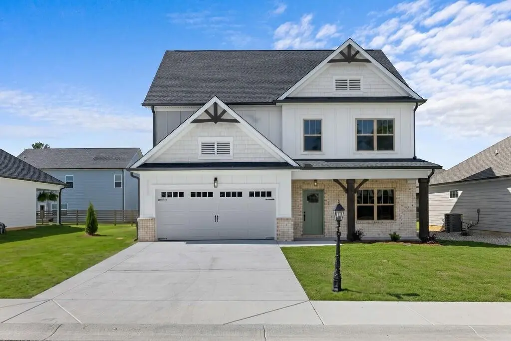 435 Winchester Drive, Rossville, GA 30741