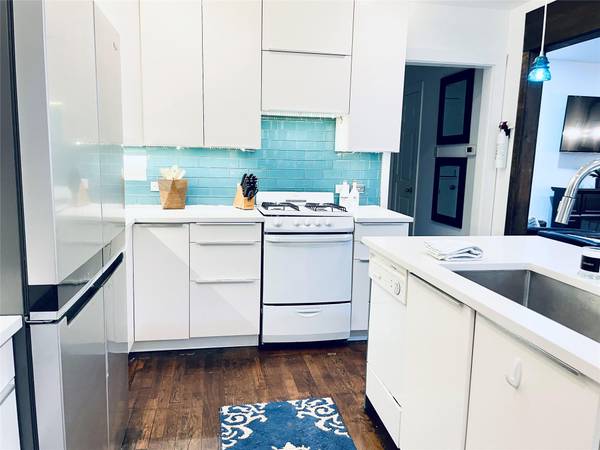 401 & 401 1/2 W Live Oak St, Austin, TX 78704