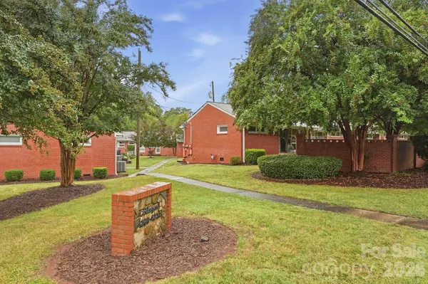 4206 Randolph RD, Charlotte, NC 28211
