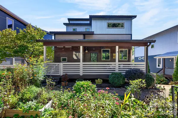 18 Sulphur Springs RD, Asheville, NC 28806