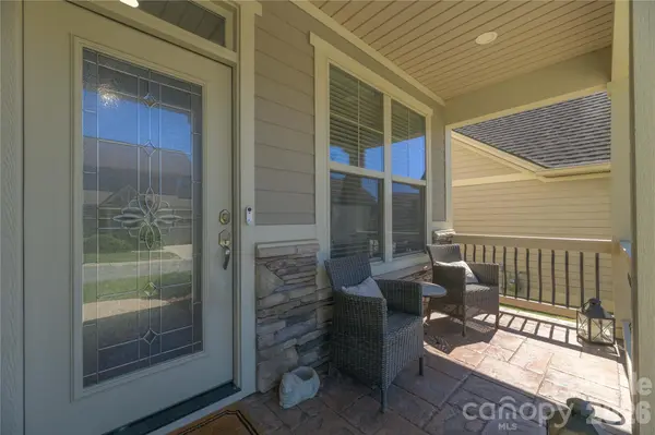 31 Burlington LN, Fletcher, NC 28732