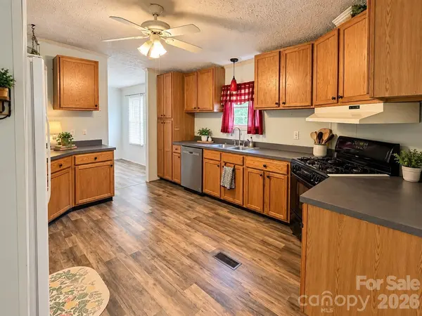 121 Haystack LN, Olin, NC 28660