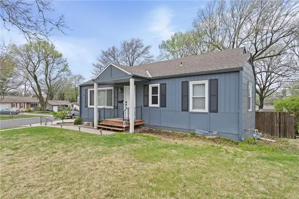 6616 Santa Fe DR, Overland Park, KS 66202