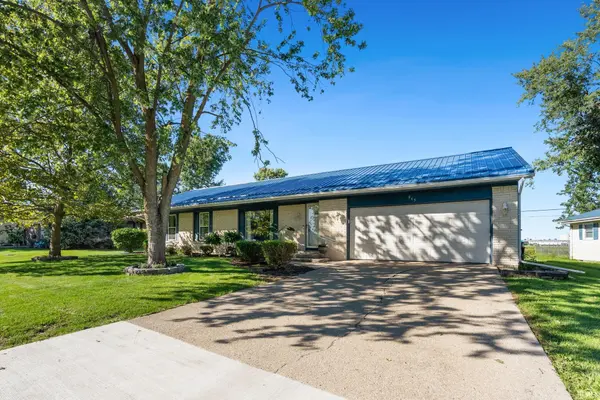 865 E Water ST, Berne, IN 46711-1612
