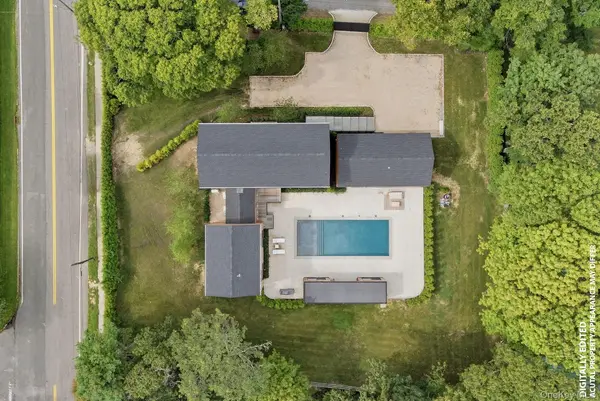 4 Linden LN, Quiogue, NY 11978