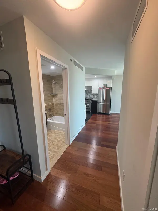 14238 37th AVE #8B, Flushing, NY 11354