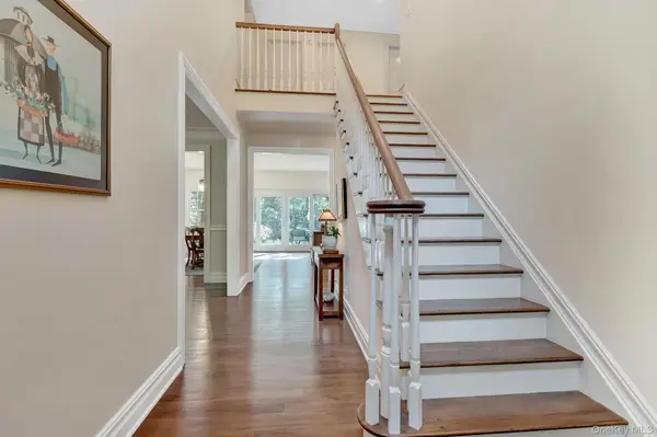 53 Bell CIR, Port Jefferson, NY 11777