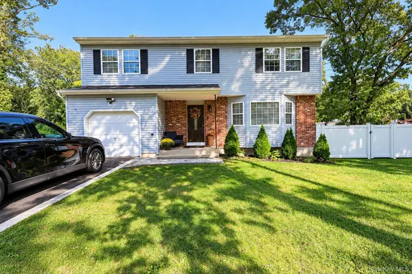 133 N Titmus DR, Mastic, NY 11950