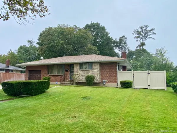 12 Marie CRES, Commack, NY 11725