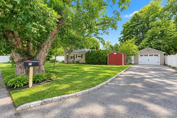 11 Tell AVE, Deer Park, NY 11729
