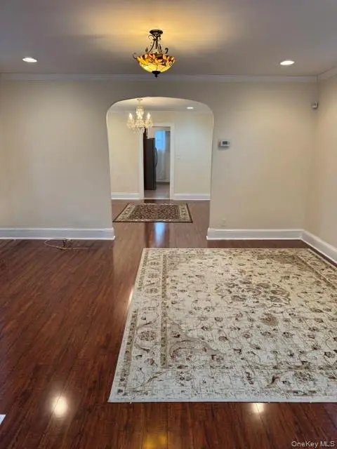 78-22 64th LN, Glendale, NY 11385
