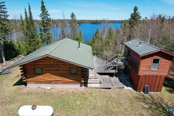 109 Tom Overlook Tr, Hovland, MN 55606