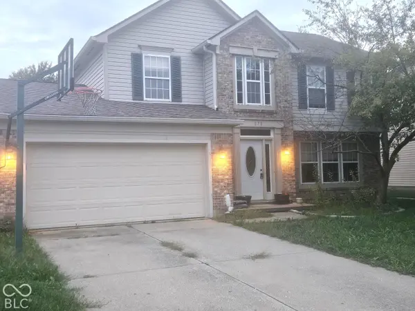 878 Waveland LN, Greenwood, IN 46143