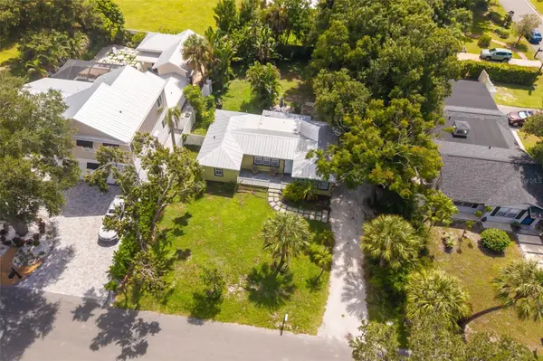 2316 GULL LN, Sarasota, FL 34237