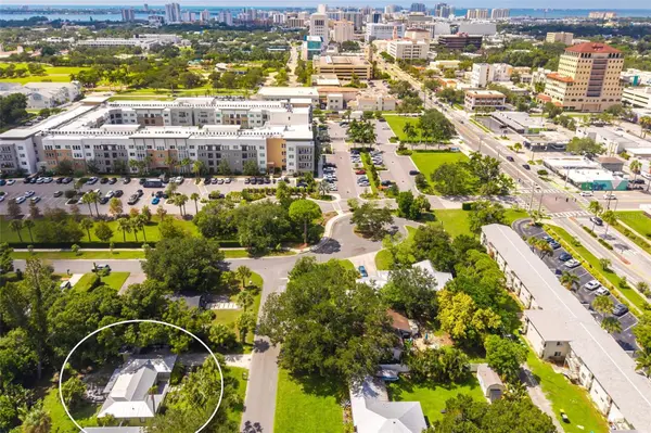 2316 GULL LN, Sarasota, FL 34237