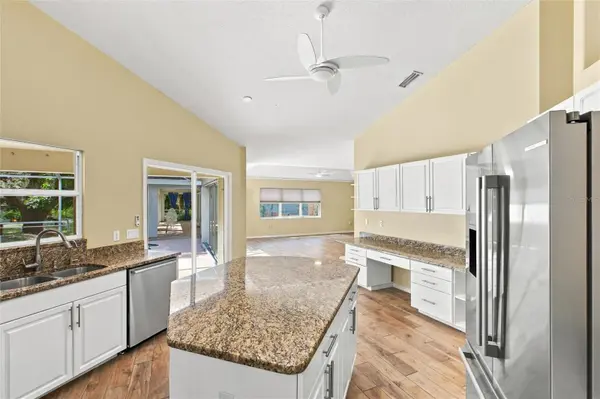 1225 OAK TREE LN, Nokomis, FL 34275