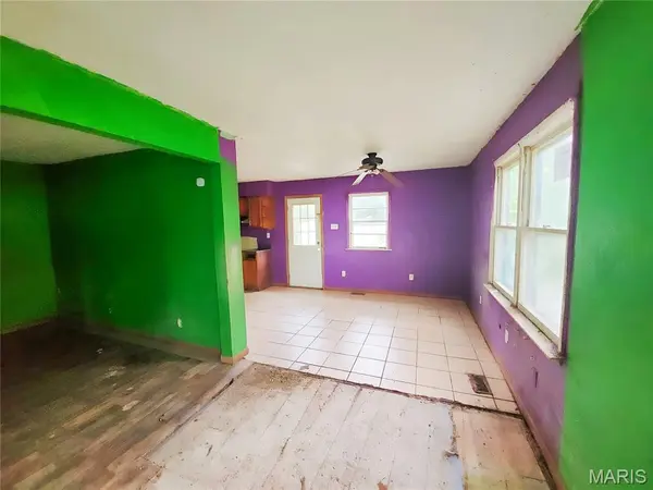 907 Rock RD, Union, MO 63084