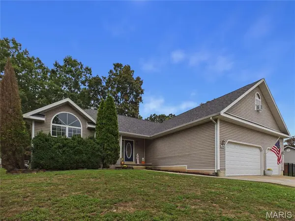 21165 Hideaway LN, St Robert, MO 65584