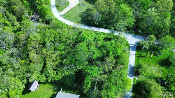 1926 Ridge LN, Pacific, MO 63069