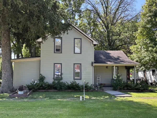 201 W Green ST, Roberts, IL 60962