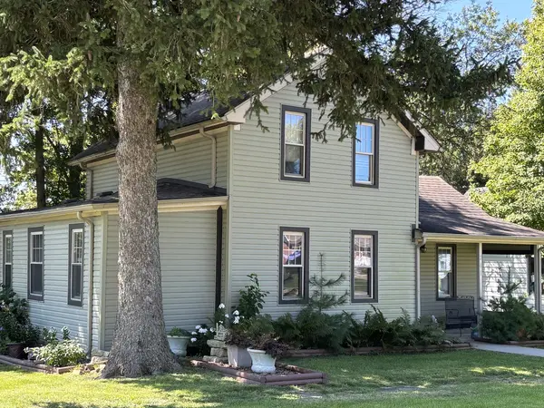 201 W Green ST, Roberts, IL 60962