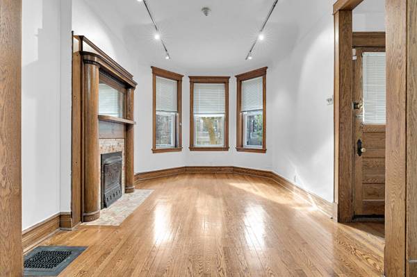 2439 N Seminary AVE #1, Chicago, IL 60614