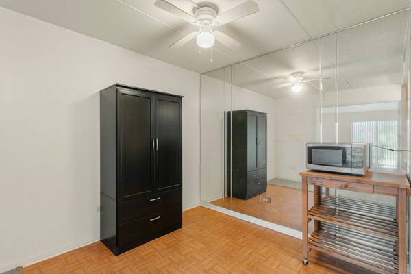 512 Redondo DR #308, Downers Grove, IL 60516