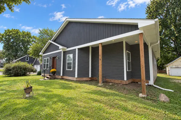 16 Grove ST, Bristol, IL 60512