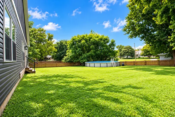 16 Grove ST, Bristol, IL 60512