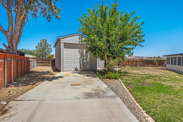 12450 Algonquin RD, Apply Valley, CA 92308