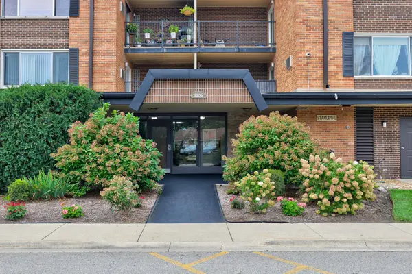 1206 S New Wilke RD #403, Arlington Heights, IL 60005
