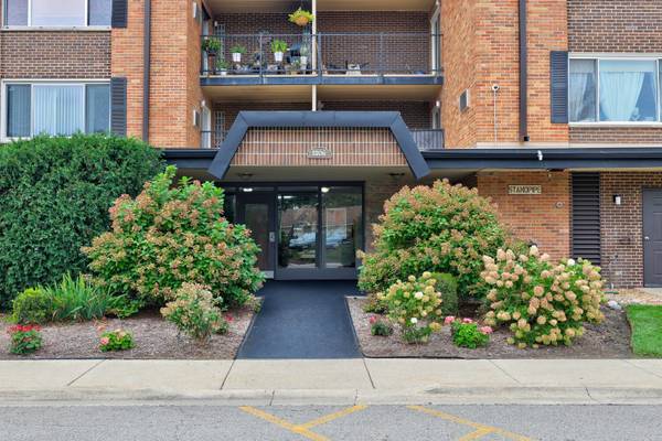 1206 S New Wilke RD #403, Arlington Heights, IL 60005