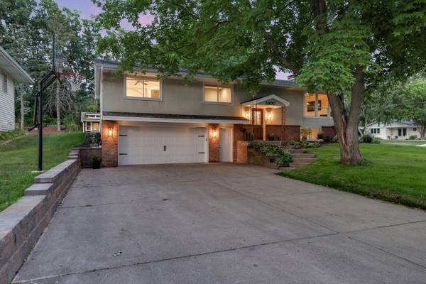 5900 Wisconsin CIR N, New Hope, MN 55428