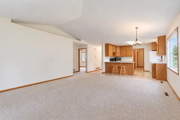 198 Cedar Cove LN, Owatonna, MN 55060