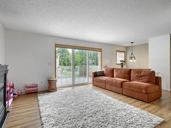 336 Gironde CT, Woodbury, MN 55125