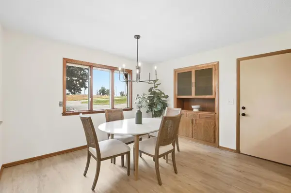 10225 Jersey AVE, Chaska, MN 55318