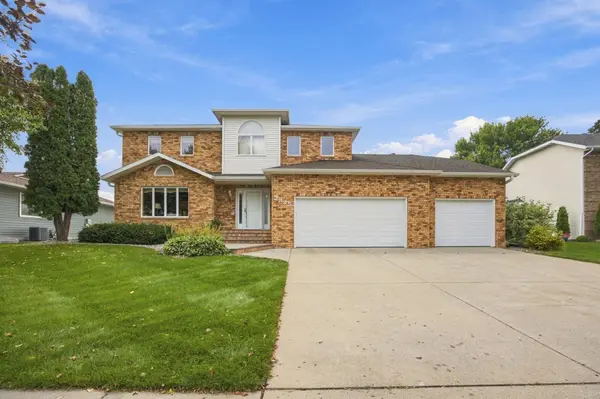 2825 27th ST S, Fargo, ND 58103