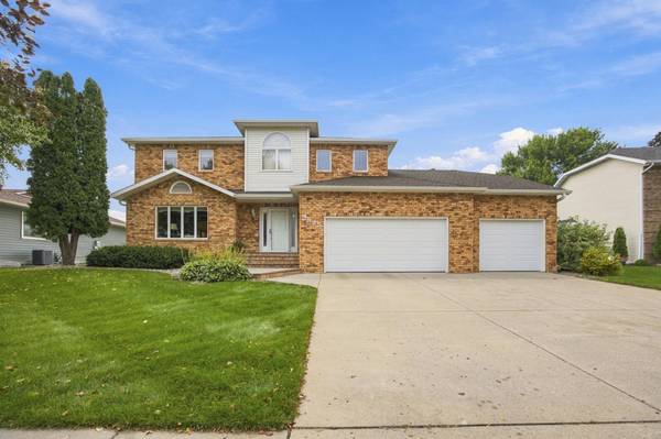 2825 27th ST S, Fargo, ND 58103
