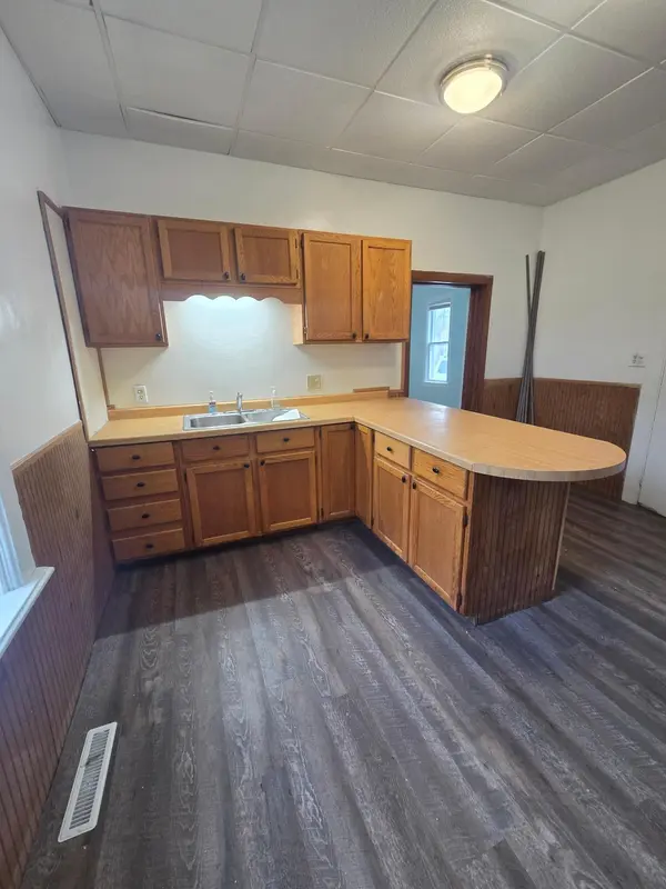 1005 W Broadway ST, Winona, MN 55987