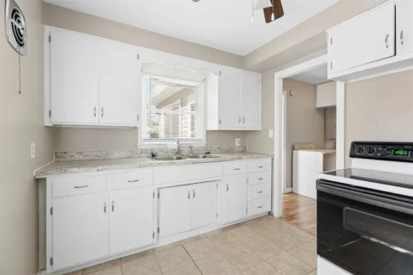 937 GAIL AVE, Neenah, WI 54956