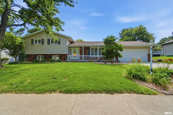 208 BARBARA Pkwy, Washington, IL 61571