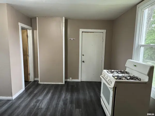 1009 W SMITH ST, Peoria, IL 61605