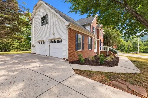 9221 Hunters Bend Circle, Ooltewah, TN 37363