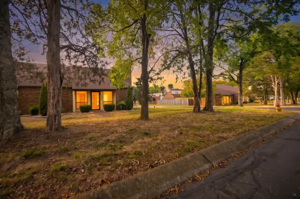 100 Castlewood Ln, Lebanon, TN 37087