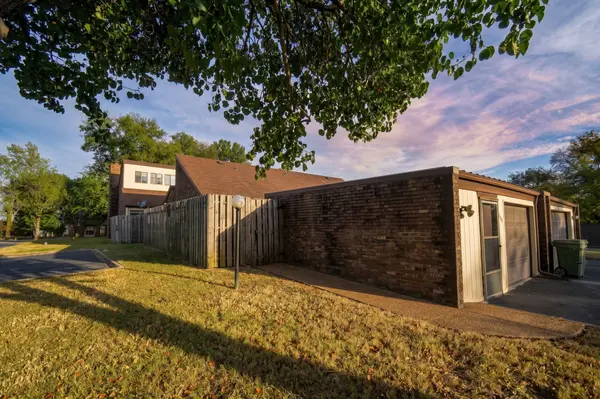 100 Castlewood Ln, Lebanon, TN 37087