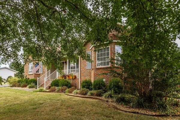 294 Brattontown Cir, Lafayette, TN 37083